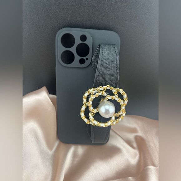 Elegant Camellia Grip Case for iPhone - Picture 7 of 8